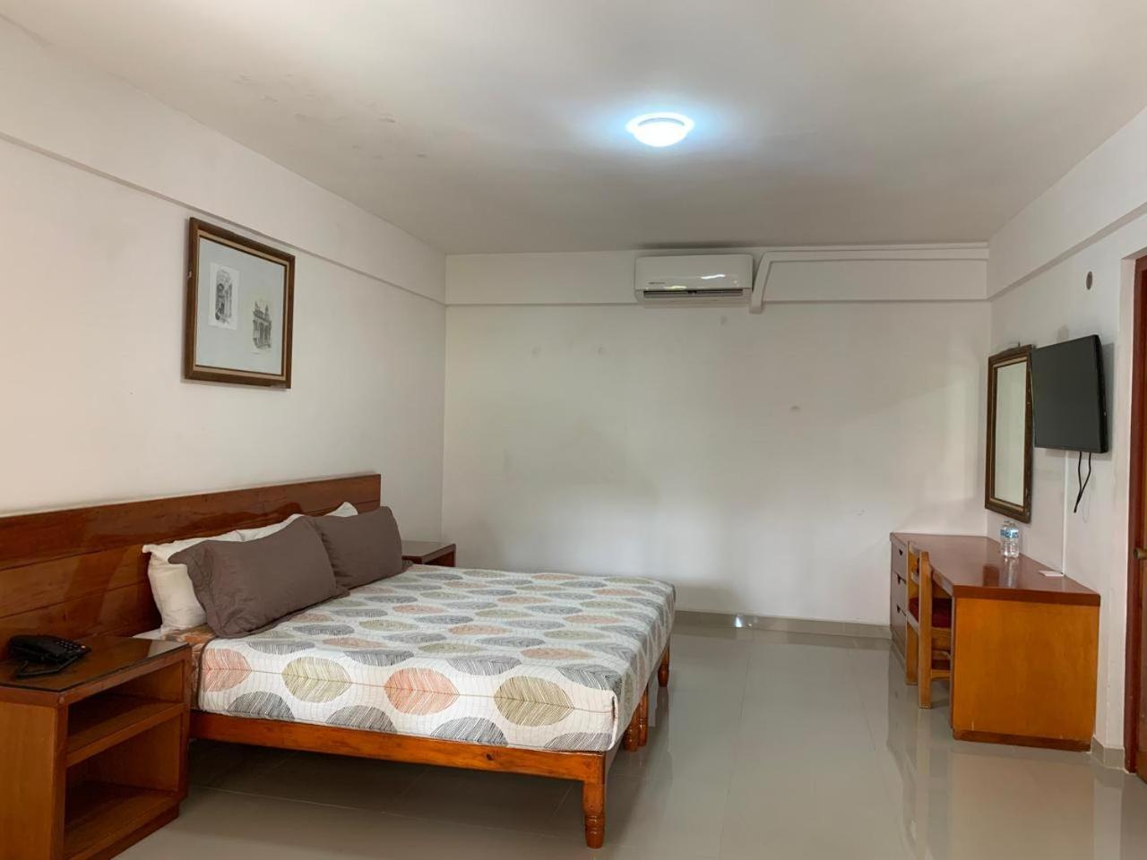 Hotel Posada Del Sol Apatzingán de la Constitución Екстериор снимка