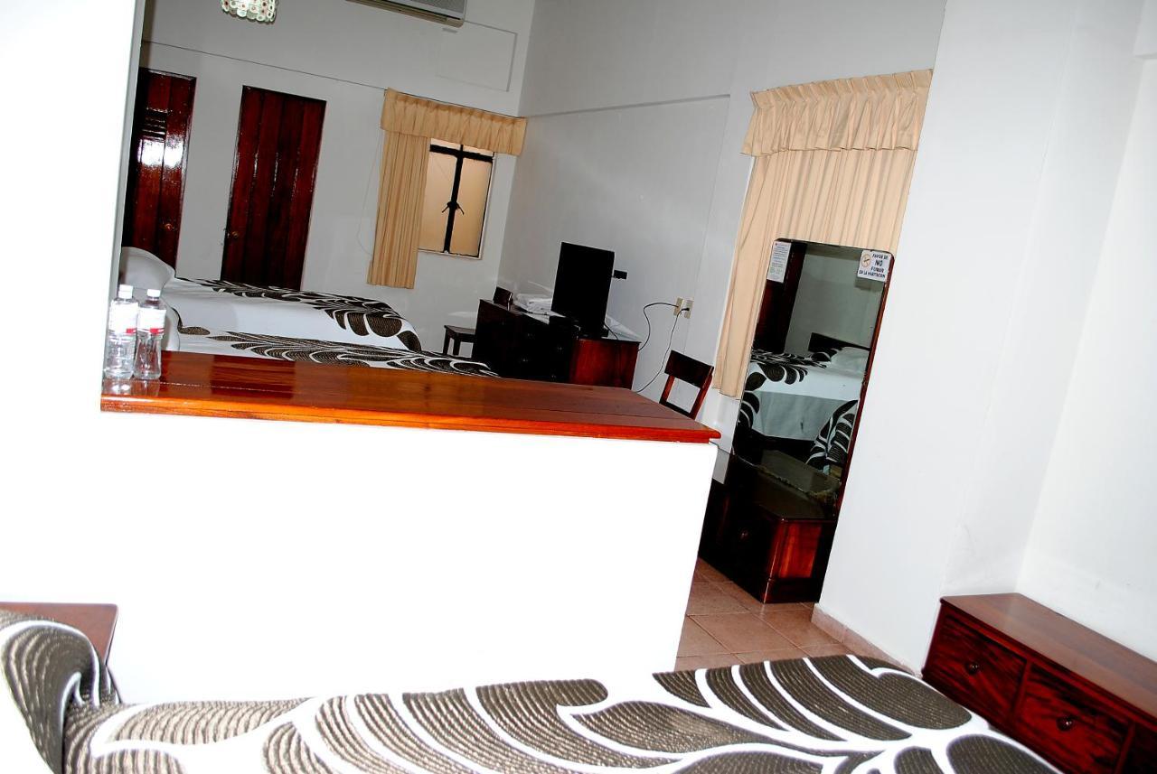 Hotel Posada Del Sol Apatzingán de la Constitución Екстериор снимка