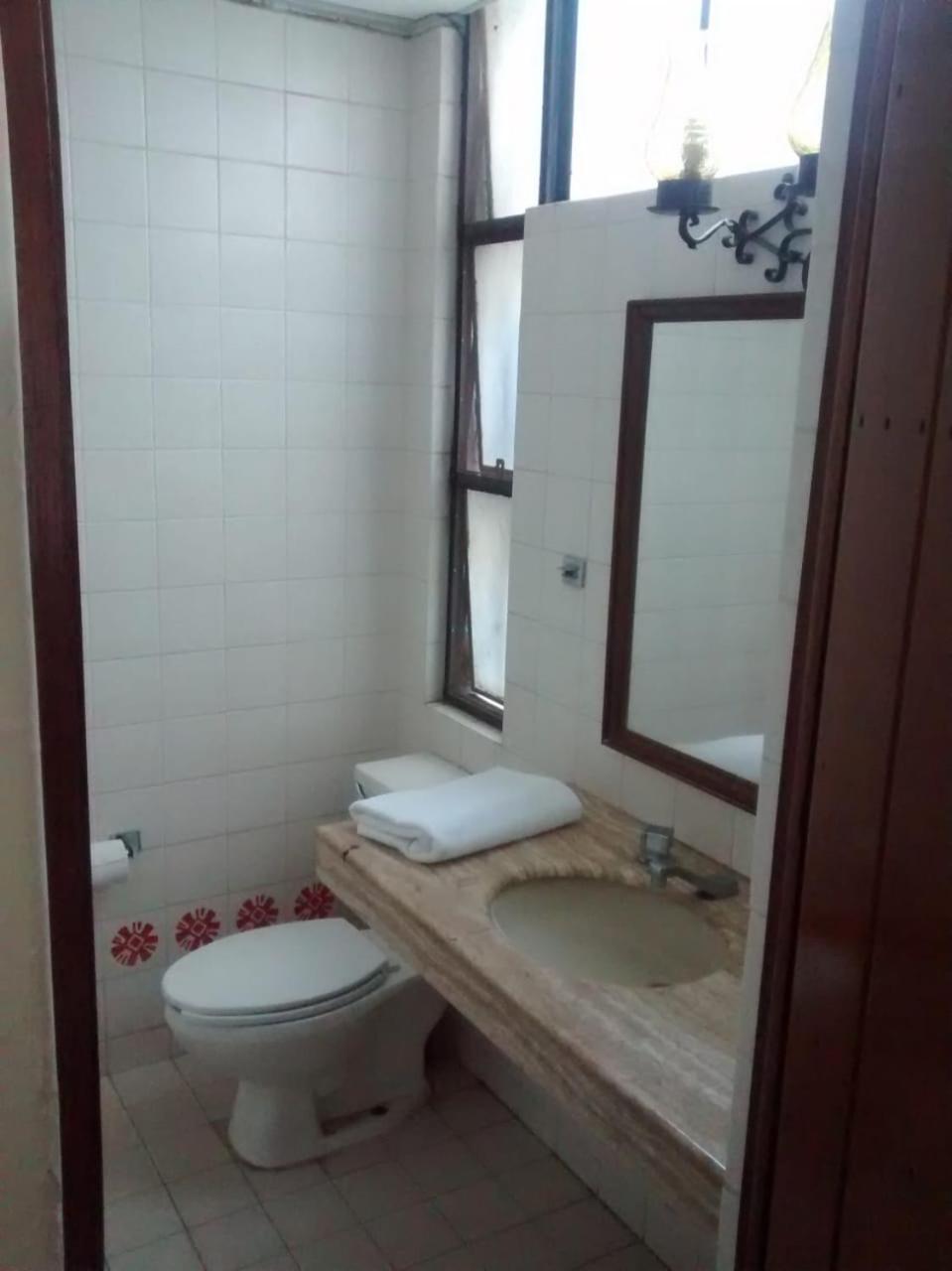 Hotel Posada Del Sol Apatzingán de la Constitución Екстериор снимка