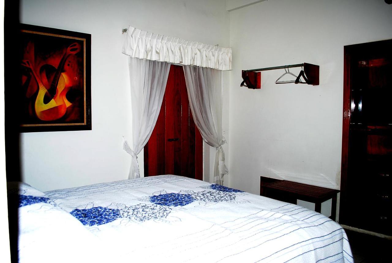 Hotel Posada Del Sol Apatzingán de la Constitución Екстериор снимка